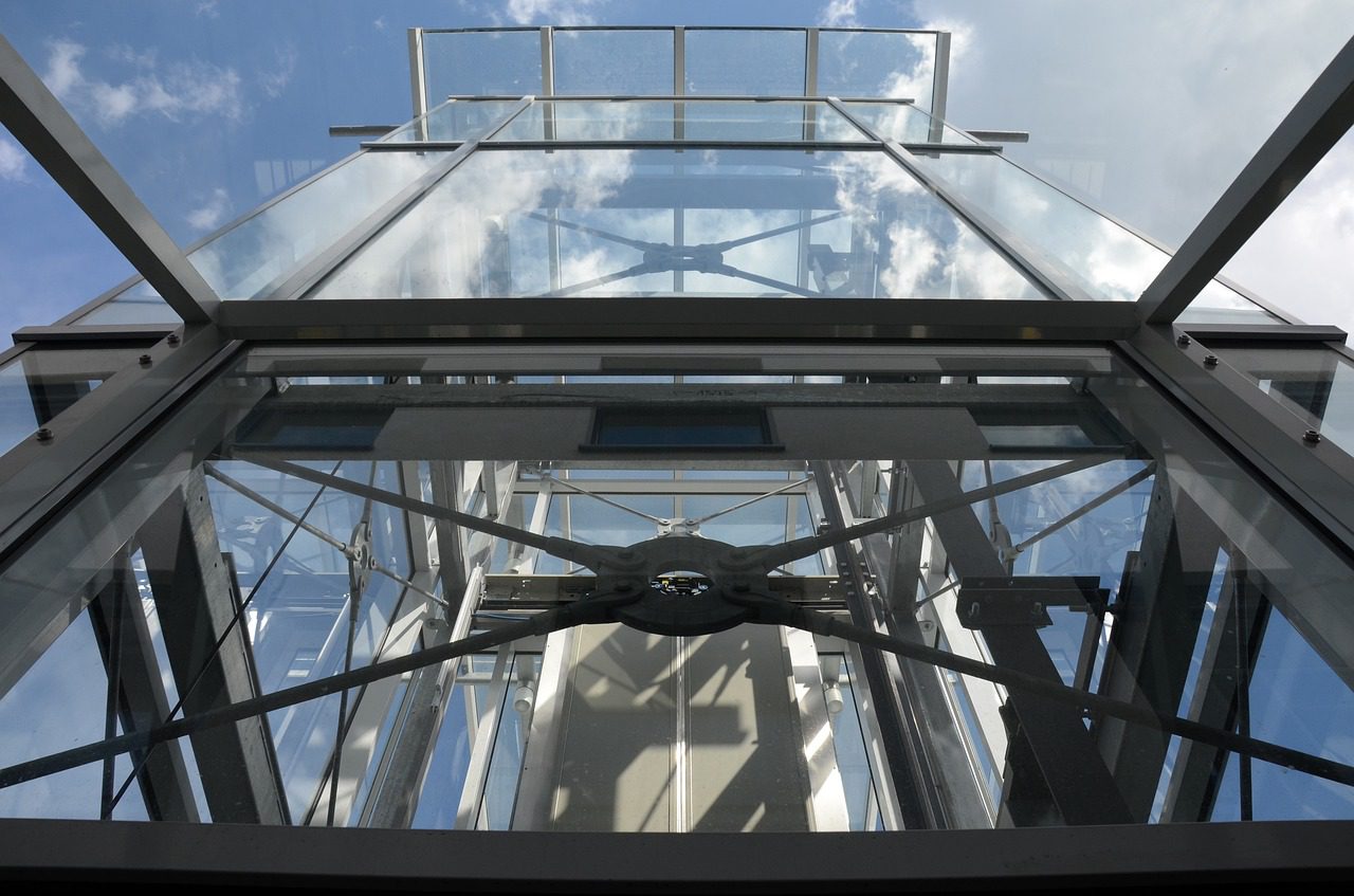 Los angeles defense win in elevator injury case